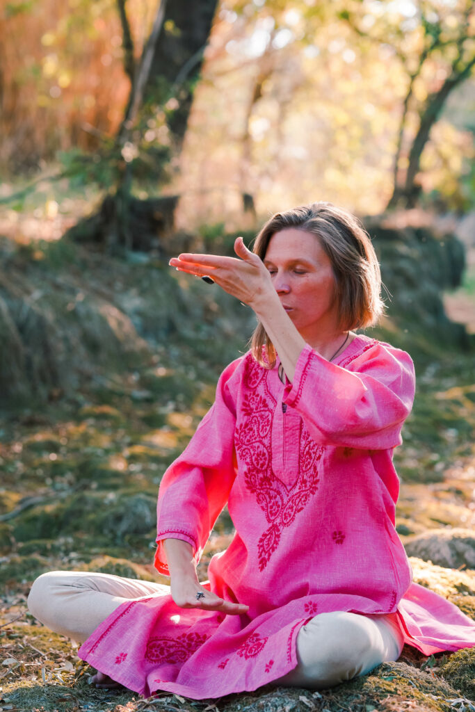 Bhavani explique le pranayama
